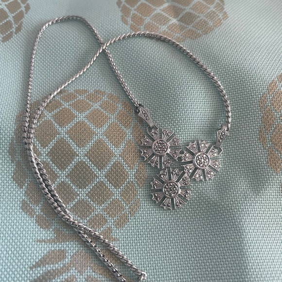 Heavy solid sterling floral necklace - Picture 1 of 4